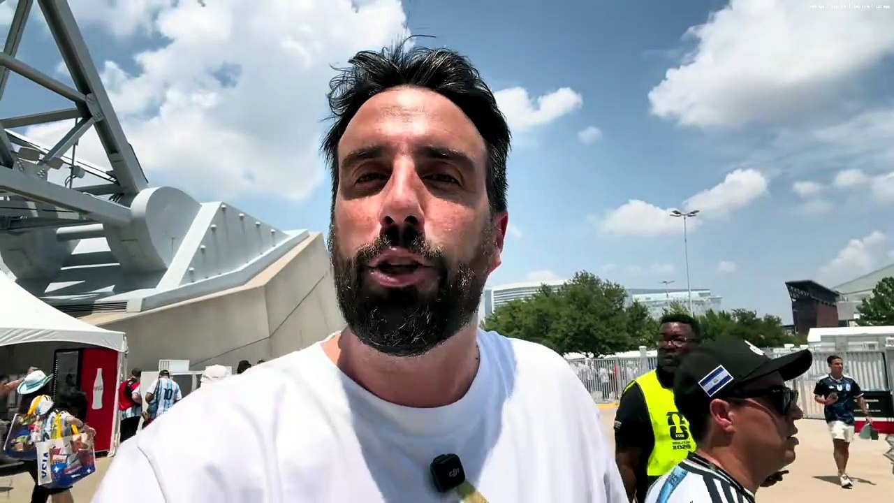 La burrada que dijo Azzaro sobre el "partido" de Messi contra Austria