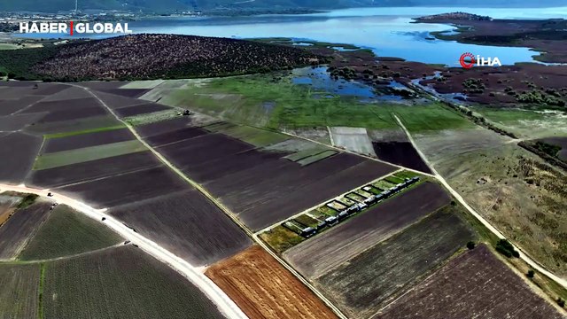 Uluabat Gölü çekildi; evlerin son durumu havadan görüntülendi