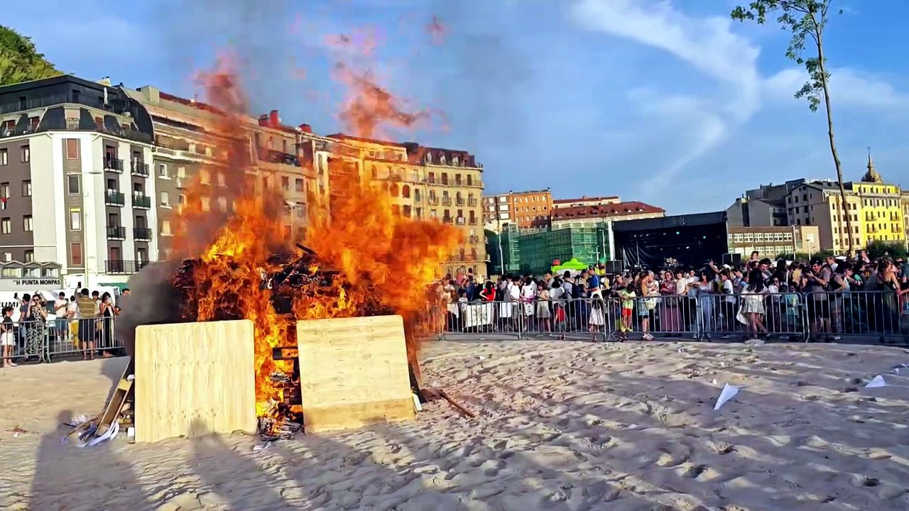 Hogueras de San Juan en Donostia