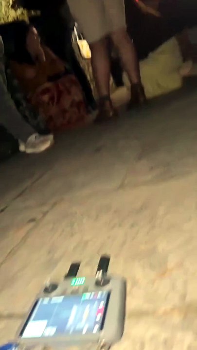 Découvrez les images de touristes effrayés qui se sont retrouvés bloqués au milieu d'une fusillade dans une favela de Rio de Janeiro entre des policiers et des narcotrafiquants