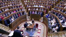 Sánchez cuestiona las medidas contra Begoña Gómez el mismo día en el que entrega su pasaporte