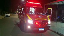 Homem é socorrido após cair de moto e pedir ajuda em bar no bairro Periolo