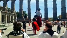 Comparsa de Gigantes y Cabezudos día de San Juan en Segovia