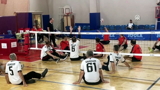 Oturarak voleybolda 1. Lig ve Süper Lig terfi müsabakaları Bolu'da devam ediyor | Ajansspor | AA