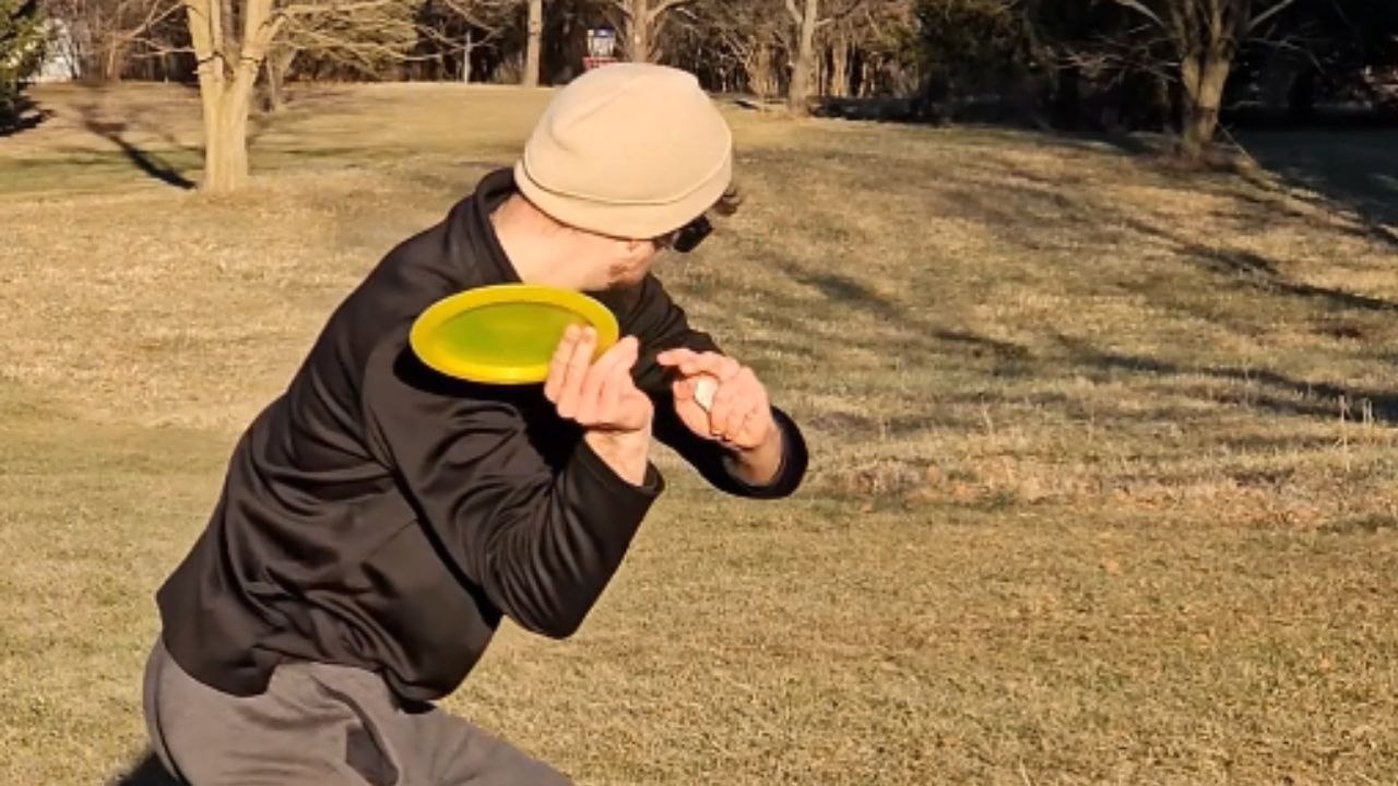 'This One Really Hurt' - Man's disc throwing attempt ends up being a humbling experience