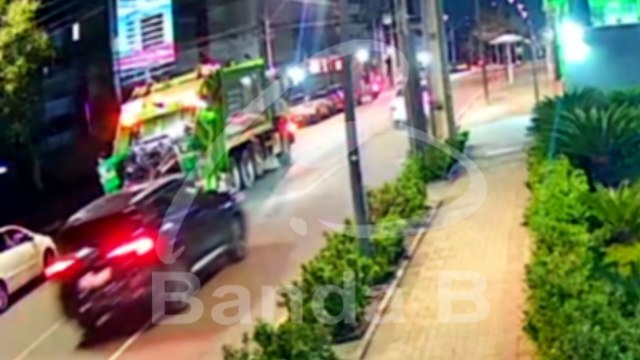 Coletor atingido por moto em acidente com caminhão de lixo no Alto da Glória morre no hospital