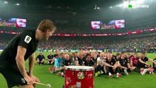Los jugadores y los hinchas celebraron juntos la clasificación a la siguiente ronda del Mundial 2026
