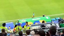 Torcida pede entrada de Neymar em jogo contra Escócia; confira