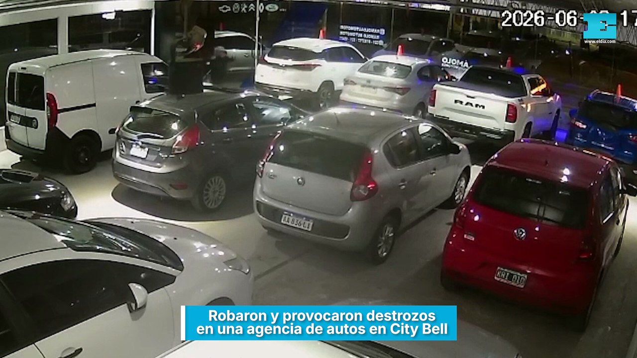 Robaron y provocaron destrozos en una agencia de autos en City Bell
