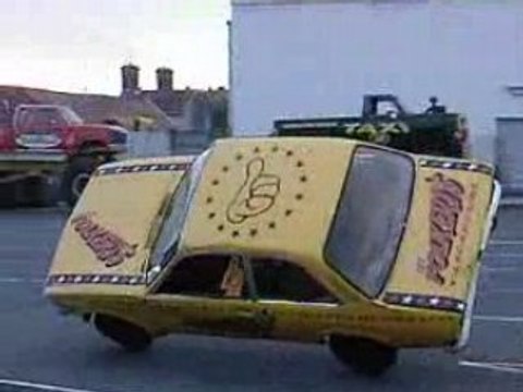 Cascade deux roues 1 voiture