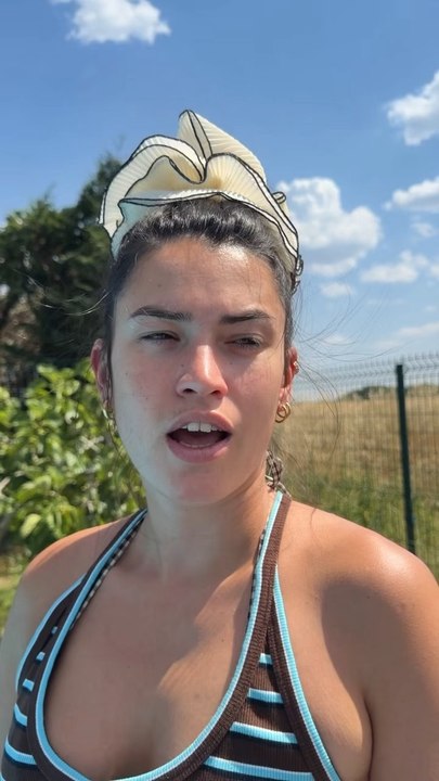 💚GREENFLAG : Quand tu connais quelqu’un qui connaît quelqu’un qui a une piscine💚