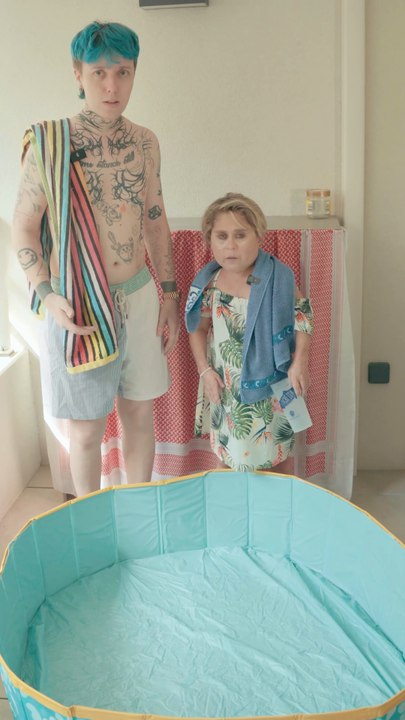 Ma mère a acheté une piscine ??