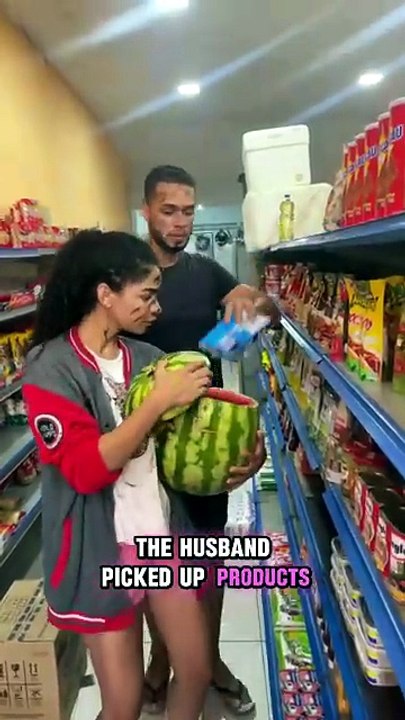 Kind security guard help the poor couple 🙏