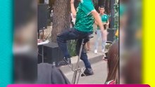 ¡Abuelito se roba el show! Sacó los prohibidos en plena celebración del Tri