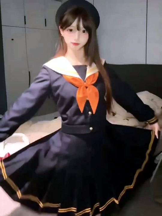 Trendy Japanese-Korean look with orange detail