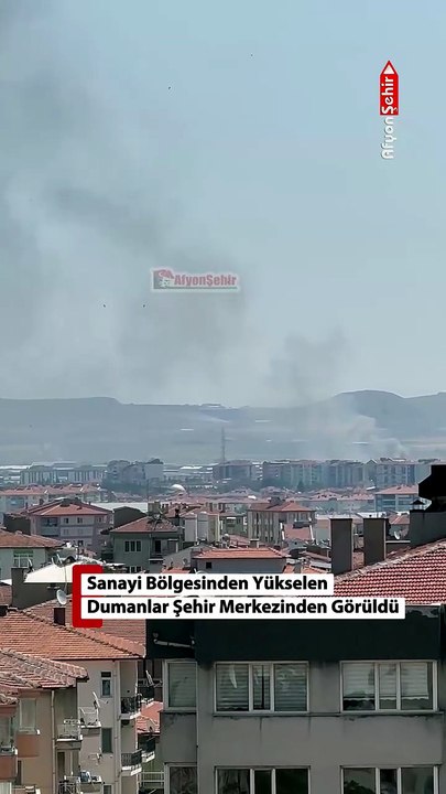 Sanayi Bölgesinden Yükselen Dumanlar Şehir Merkezinden Görüldü