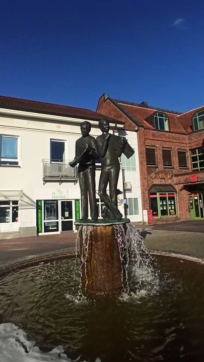 Mölln bei bestem Wetter: Kurpark, Bootsanleger & mehr