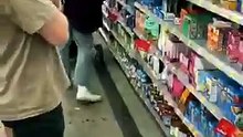A Stranger Saw Her Struggling… And Chose Kindness