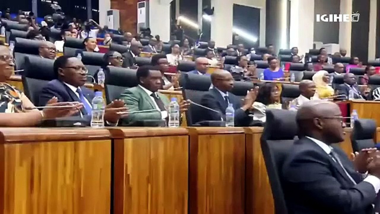 Kurikira umuhango wo kwakira indahiro z'abayobozi bashya