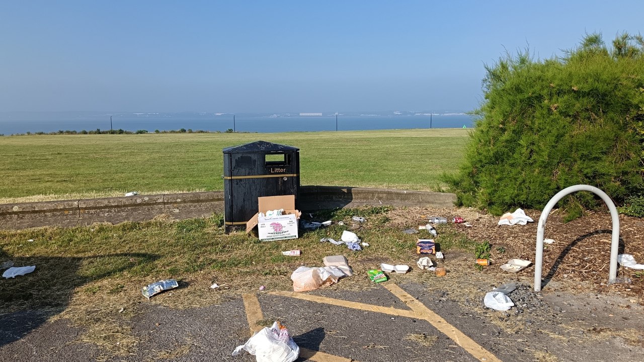 Liverpool Otterspool Litter Warning After Rubbish Left Beside Bins