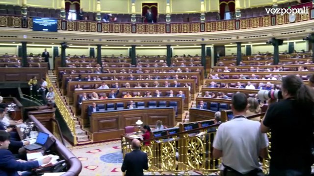 El Congreso pide con el voto de Junts que Pedro Sánchez se someta a una cuestión de confianza