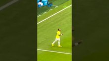 Foi alto? Veja reação da torcida à entrada de Neymar no jogo