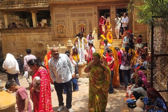 निर्जला एकादशी पर उमड़ी आस्था, मंदिरों और चौक-चौराहों पर झलका सेवा भाव