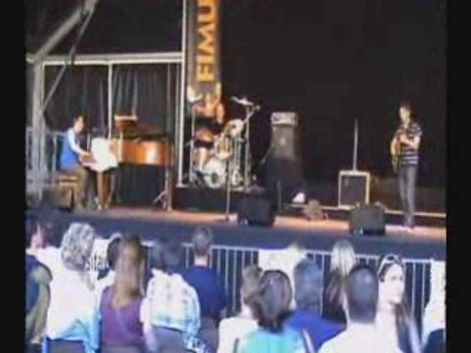 Jerome Broyer Trio . guitar. fender rhodes. drums.