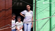 Caminhão de lixo perde controle e atinge casa em BH