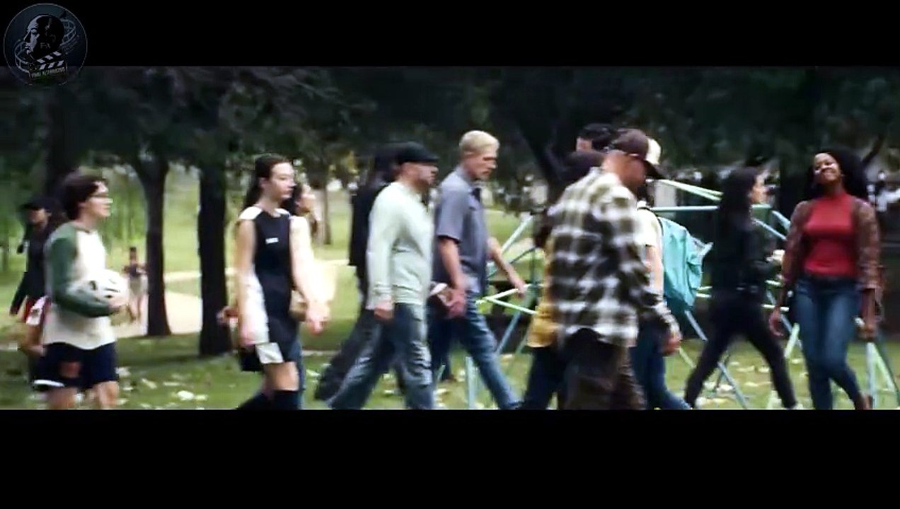 Lo persigue un poderoso HIPNOTISTA pero al final ve que es mucho mas PODEROSO EL