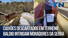 Caixões descartados em terreno baldio intrigam moradores da Serra