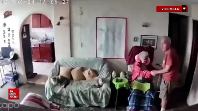 Venezuela'da deprem sırasında yaşlı adam karısını korumak için kendini siper etti