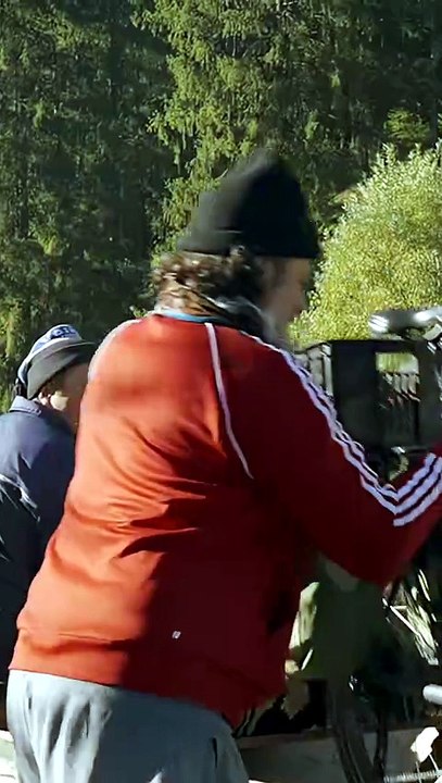 Auf zwei Rädern Trailer (Deutsch)