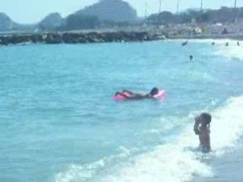 les filles a la plage