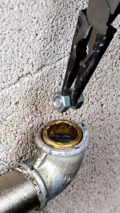 Easy Bolt Fix Every Plumber Uses 🛠️