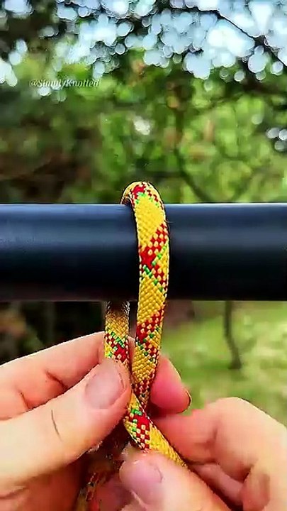 The 2-Second Bar Lock 💛 Ultimate self-cinching alternative to the clove hitch.