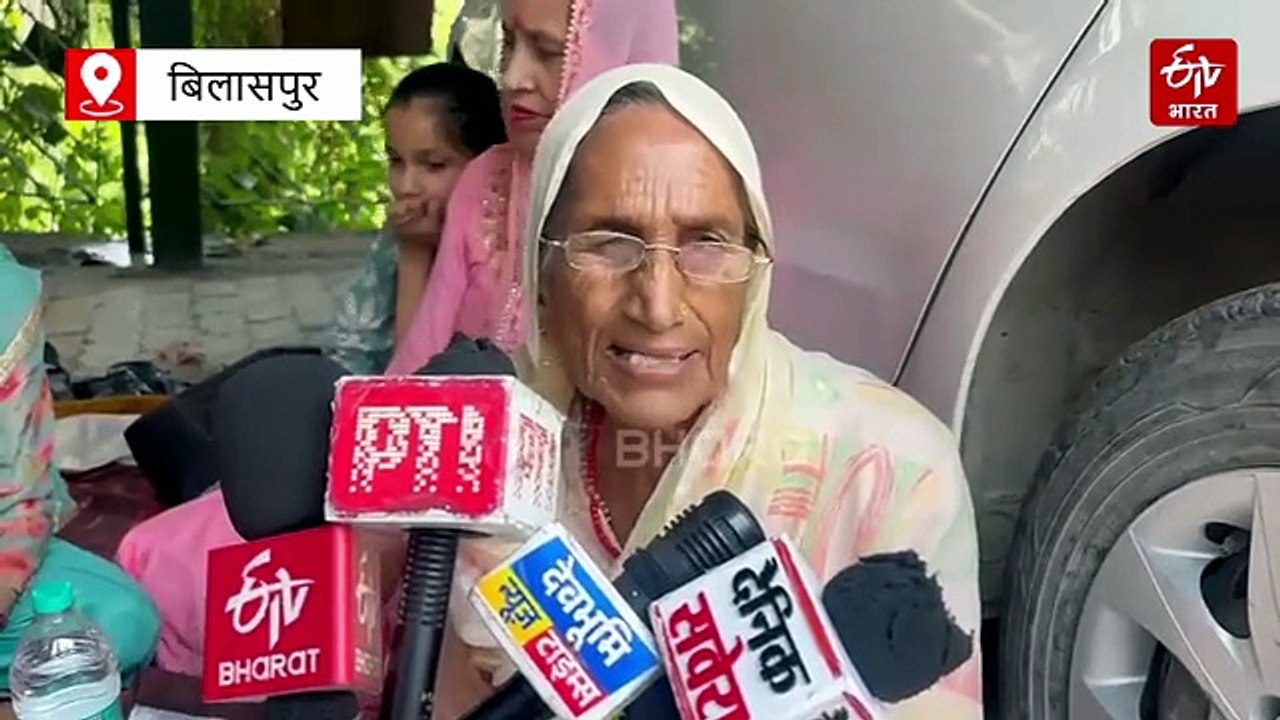 हिमाचल में परिवार सहित धरने पर क्यों बैठी स्वतंत्रता सेनानी की 90 साल की विधवा?