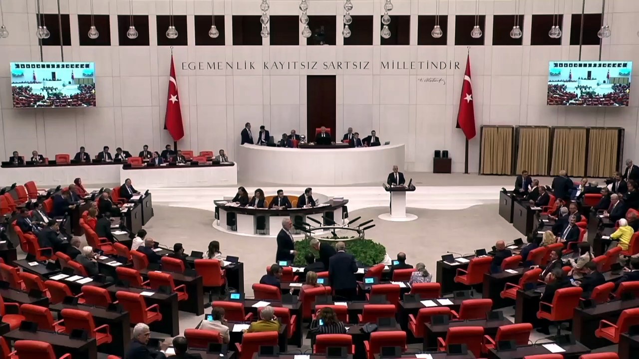 Meclis'te facia konuşulurken AKP'lilerin gülüşmesi çileden çıkarttı