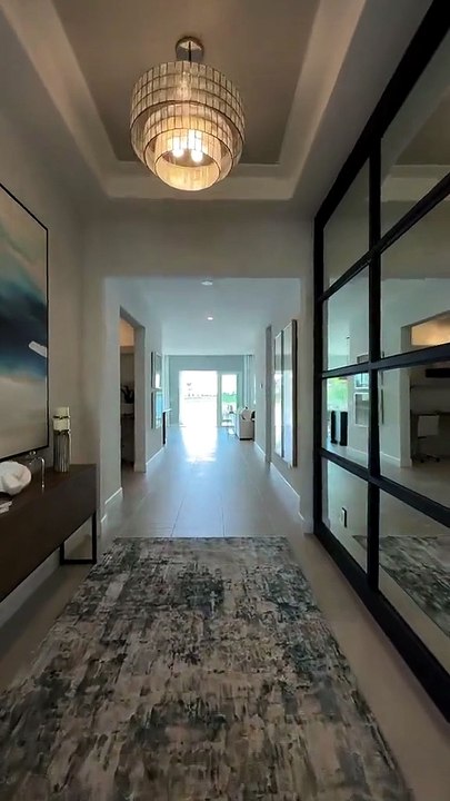 Rate this luxury home tour from 1-10! 😍🏰