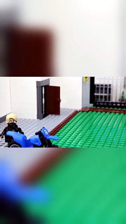 LEGO SWAT 🚔 The Robbery | Action Animation