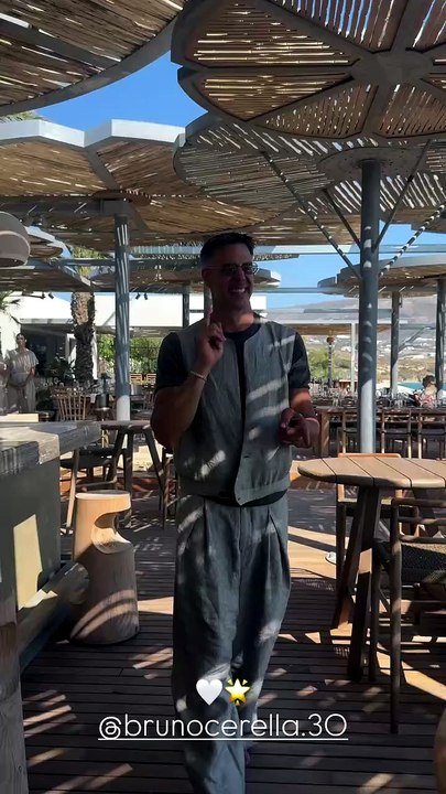 Αθηνά Οικονομάκου – Μπρούνο Τσερέλα: Ο ξέφρενος χορός του γαμπρού στο pre-wedding party