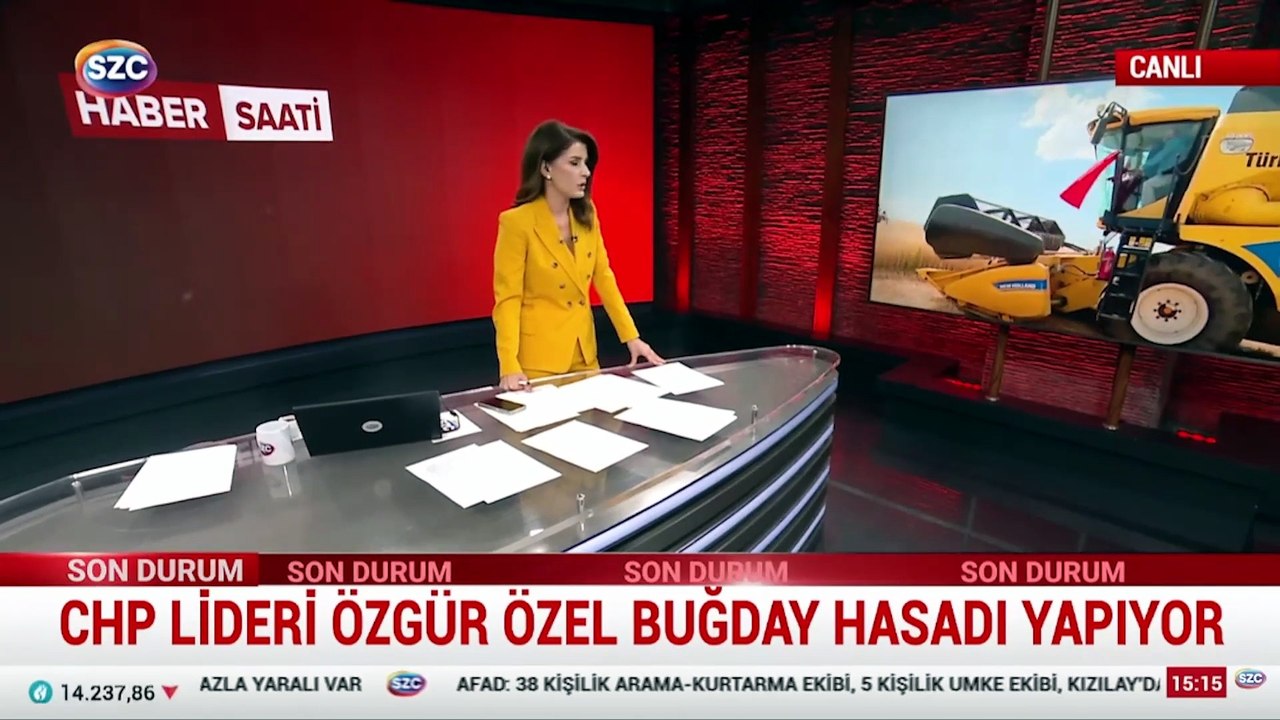 CHP Lideri Özgür Özel buğday hasadı yapıyor