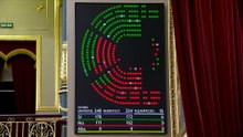 El Congreso apremia a Sánchez a dimitir por los casos de corrupción con los votos de Junts