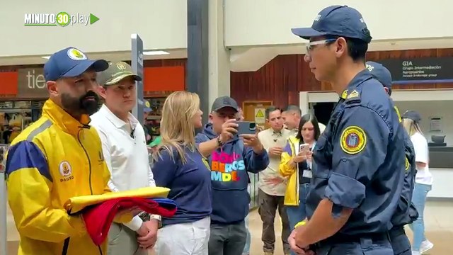 ¡Ya despegaron! Bomberos de Medellín van rumbo a Venezuela para salvar vidas tras el terremoto