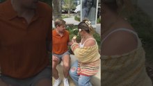 ¡Le pide matrimonio escondiendo el anillo en su helado!