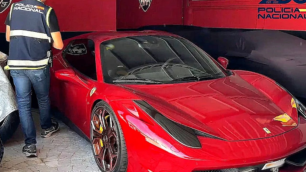 Nueve detenidos de una red de ciberestafadores en Sitges que blanqueaban dinero con tapaderas