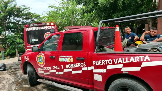 Colapsa parte del techo de edificio abandonado en El Pitillal | CPS Noticias Puerto Vallarta
