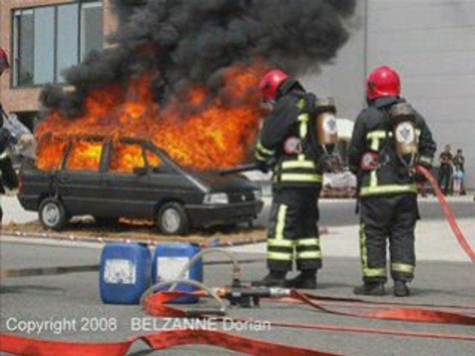 JNSPF - CSP POISSY - feu réel de VL