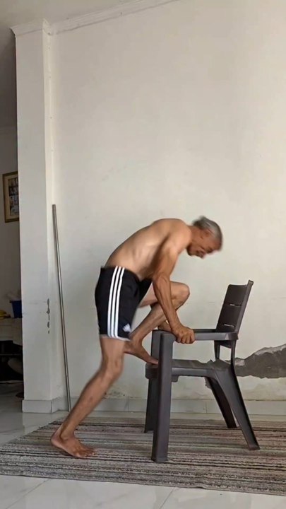 La chaise a cassé 😯😥😥