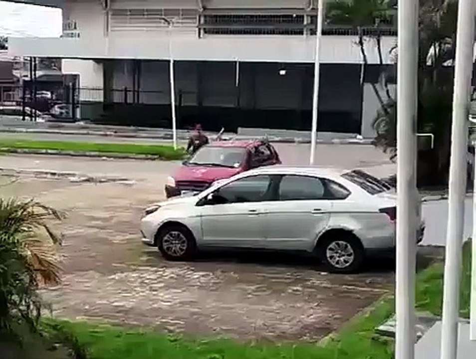 Suspeito de matar funcionário de condomínio a facadas se entrega